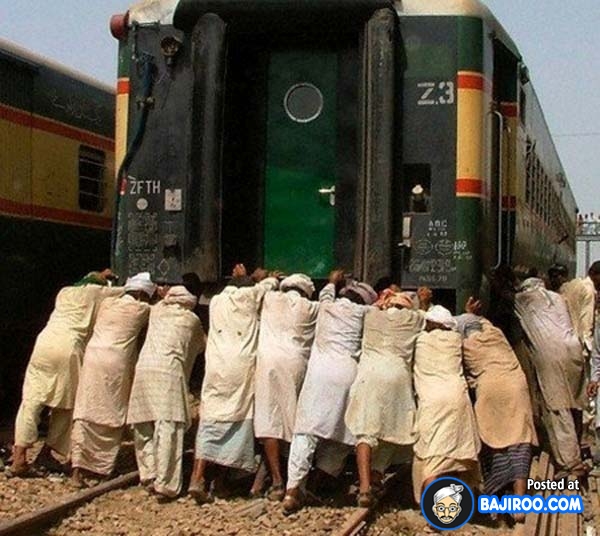 funny_fun_humor_pakistani_people_pics_images_pictures_photos_amazing_people_pulling_train.jpg