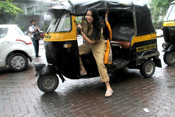 ROZLYN-KHAN-DRIVING.jpg