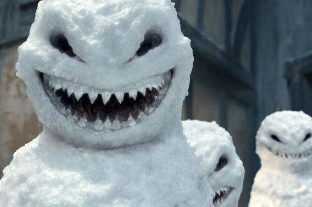 WTF-10-Scary-Snowman-Holiday-Cards-You-Wouldnt-Want-3.jpg
