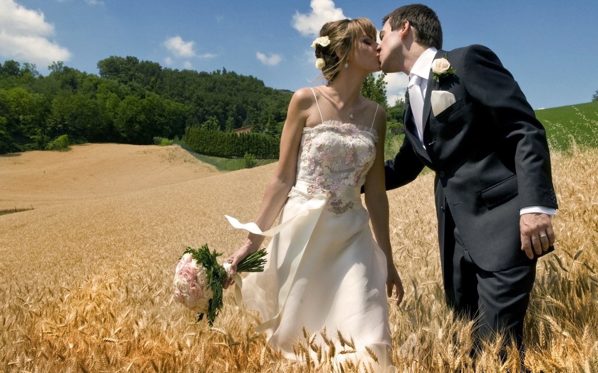 Beautiful-Wedding-Couple-HD-Wallpaper.jpg