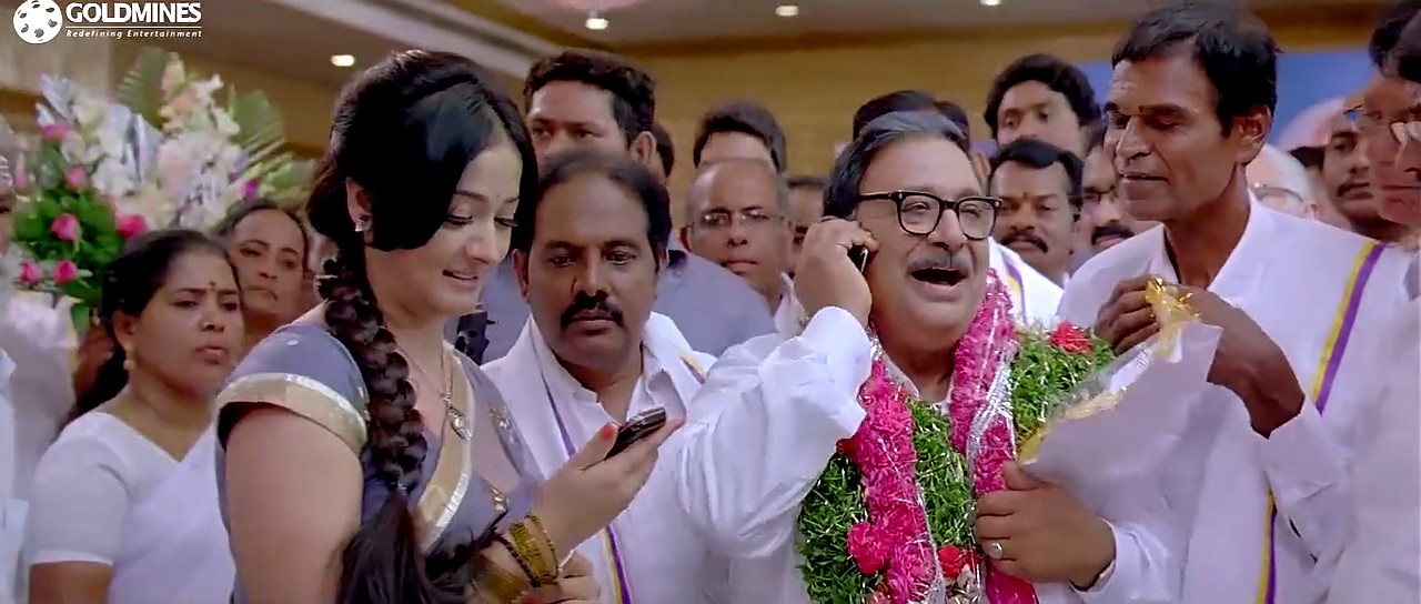 Leader (2015) - Hindi - 720p - HDRip - x264 - AAC.mkv_snapshot_00.02.53_[2015.12.28_23.00.23].jpg