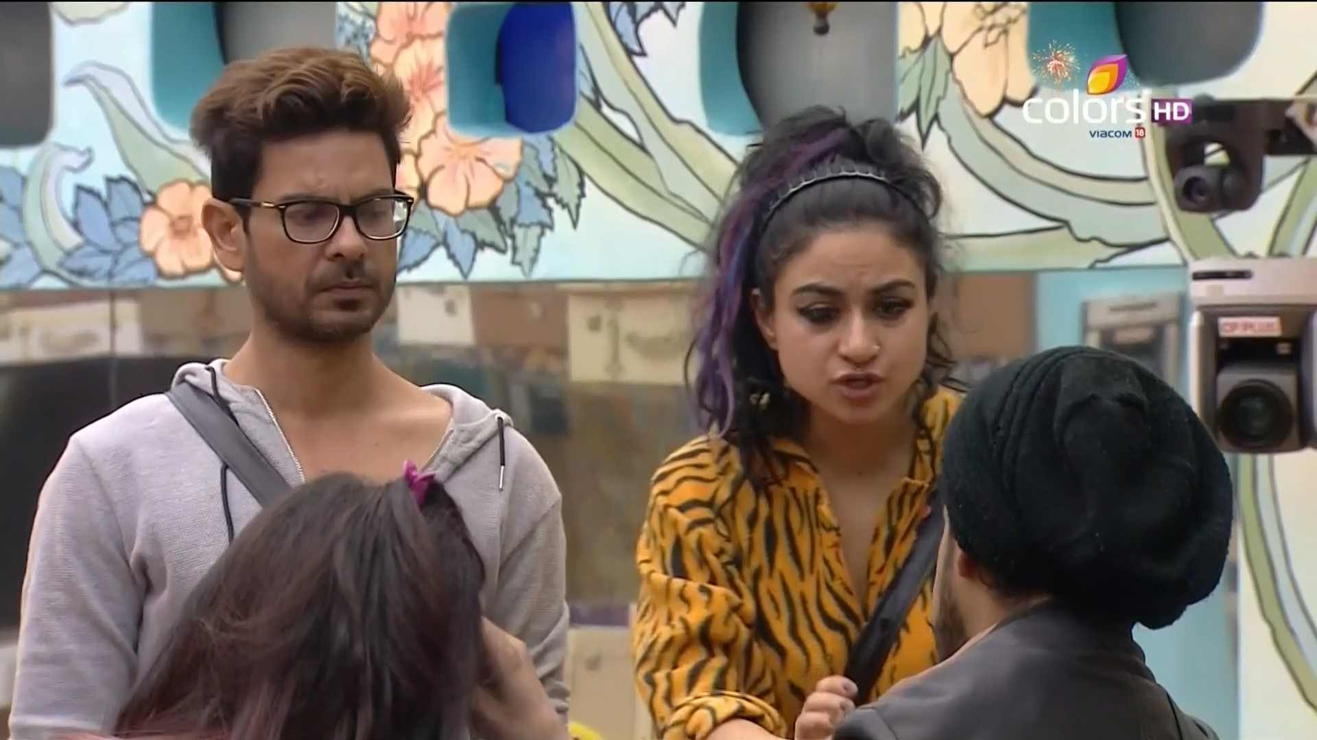 @Bigg Boss Double Trouble - Nomination Special.ts_snapshot_00.01_[2015.12.29_19.13.12].jpg