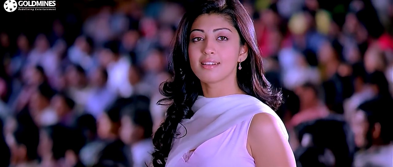 Leader (2015) - Hindi - 720p - HDRip - x264 - AAC.mkv_snapshot_00.28.41_[2015.12.28_23.21.07].jpg