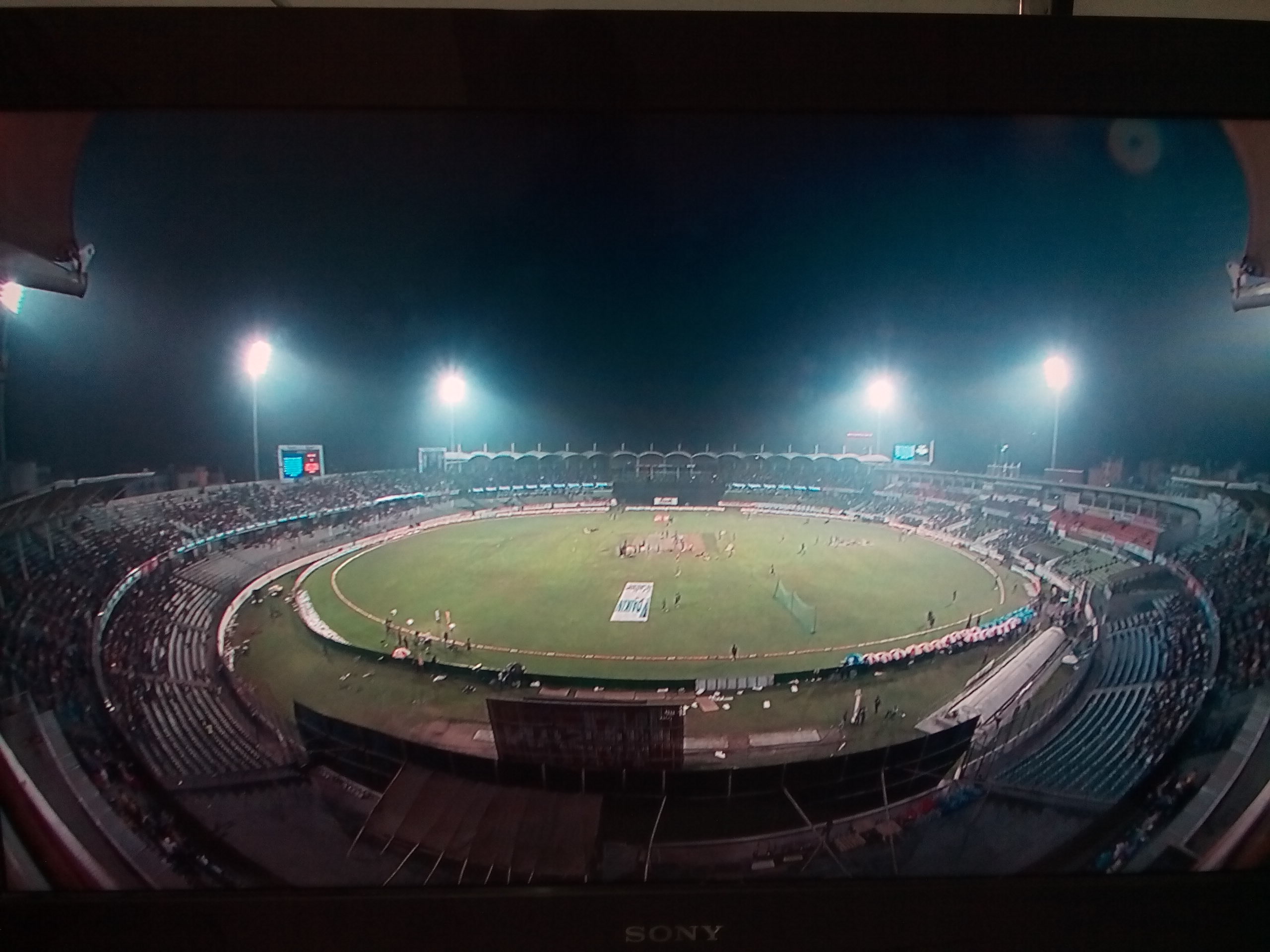AsiaSat.5@ 100.5E<br />TP.3886 V 7200<br />MPEG.4/HD Biss<br />SID.0001<br />AB CD 23 9B 45 EF AB DF..