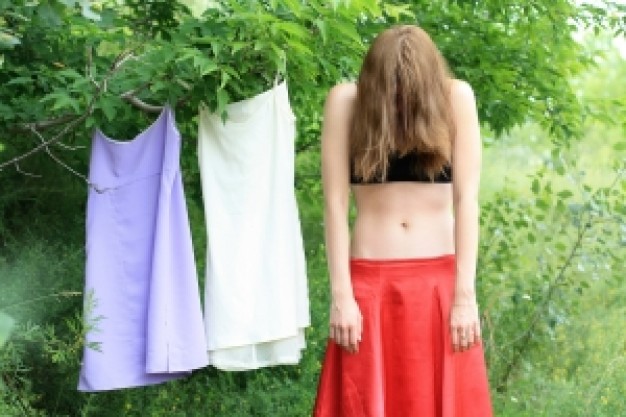 amazing-photo--girl-and-dresses_21340326.jpg
